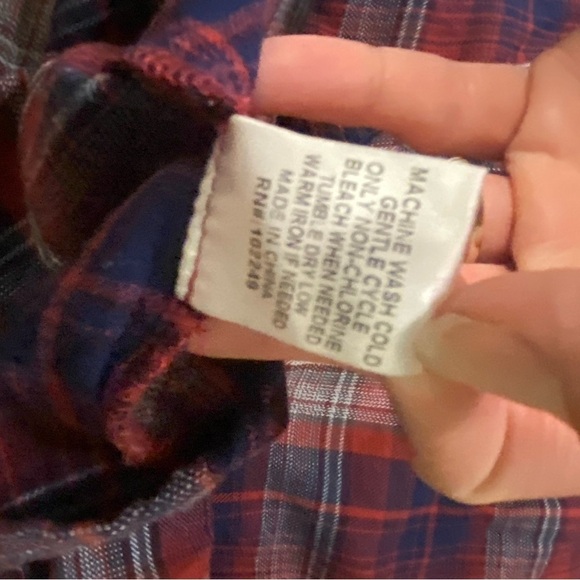 B Skies Are Blue Red and Blue Plaid 3/4 Sleeve Tie Front V Neck Shirt Size 2X - Picture 6 of 15